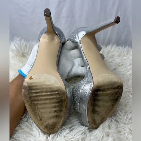Carlos Santana Heels size 6.5M Silver - Picture 11 of 16